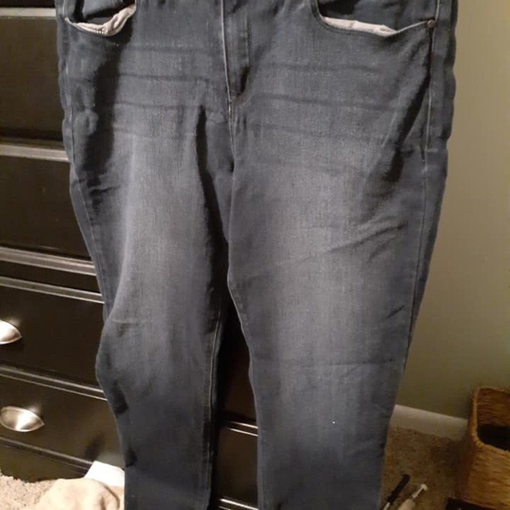 Curvy skinny jeans
